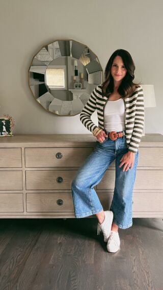Why Petite Girls Should Own Flare Jeans - THE LTD EDIT